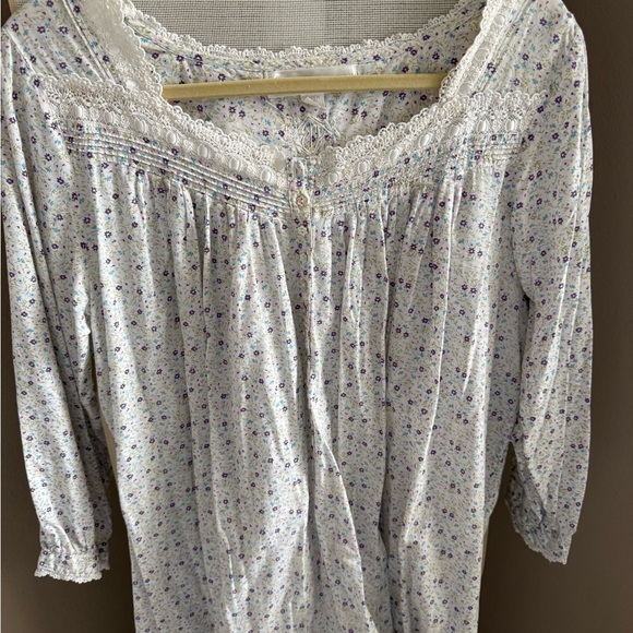 Eileen West Other - Eileen West White Floral Nightgown